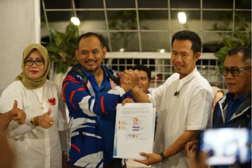 cawalkot-palopo-dan-3-komisioner-kpu-tersangka-kasus-dugaan-ijazah-palsu-tjl