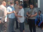 20230830-Keluarga-Valentinus-saat-mendatangi-Polres-Bangka-Tengah